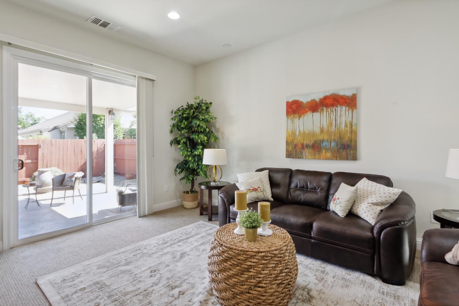 Detail Gallery Image 7 of 43 For 2398 Langtree Dr, Roseville,  CA 95747 - 2 Beds | 2 Baths