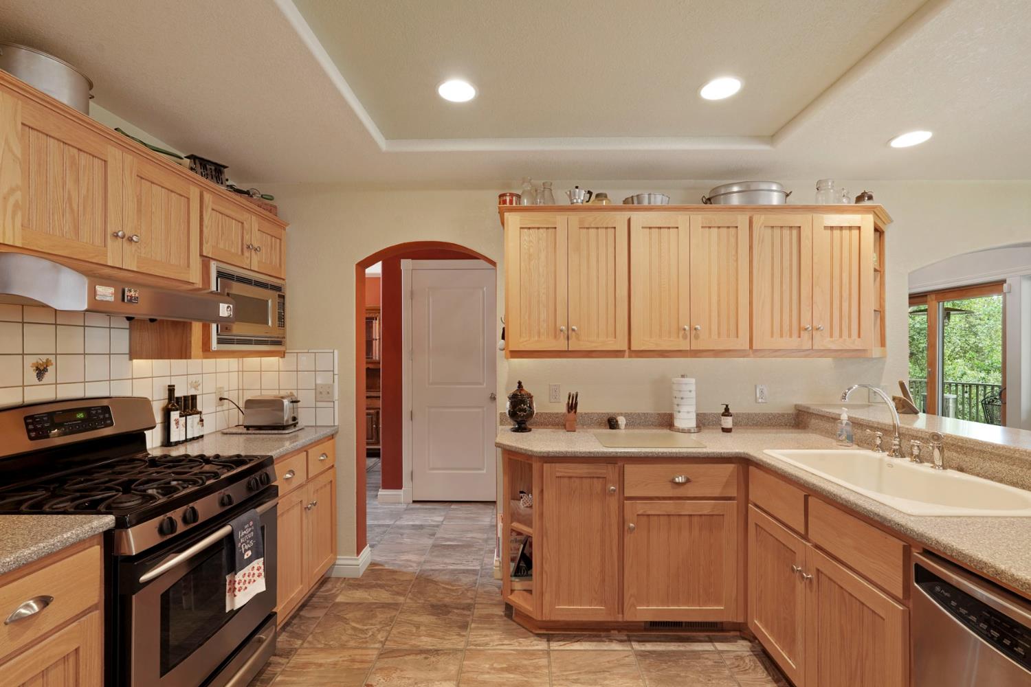 Detail Gallery Image 14 of 65 For 658 Live Oak Dr, Angels Camp,  CA 95222 - 3 Beds | 2/1 Baths