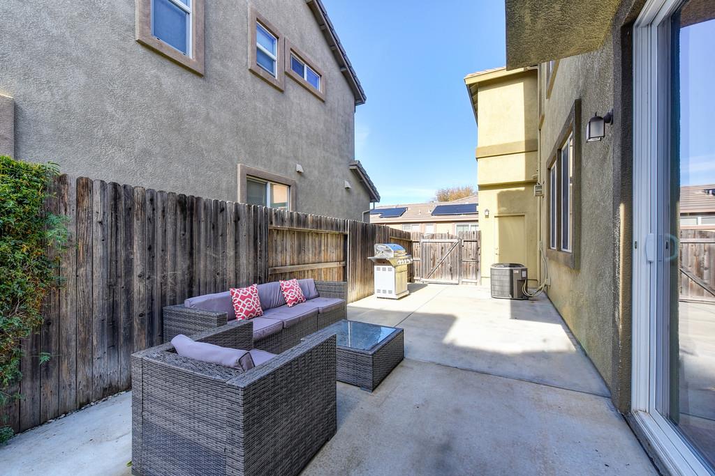 Detail Gallery Image 30 of 38 For 390 Caravaggio Way, Sacramento,  CA 95835 - 3 Beds | 2/1 Baths