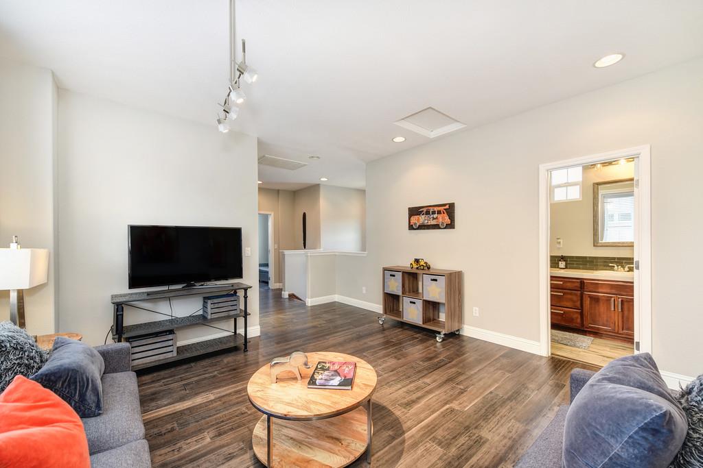 Detail Gallery Image 28 of 38 For 390 Caravaggio Way, Sacramento,  CA 95835 - 3 Beds | 2/1 Baths