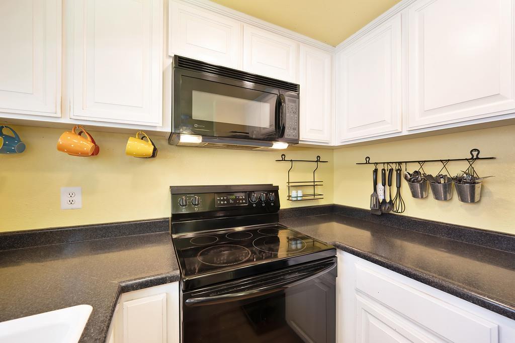 Detail Gallery Image 15 of 34 For 4030 Grover Ct, Carmichael,  CA 95608 - 3 Beds | 2 Baths