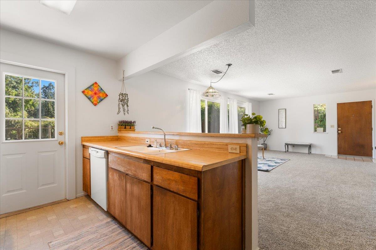 Detail Gallery Image 8 of 40 For 428 Lamarque Ct, Grass Valley,  CA 95945 - 3 Beds | 1 Baths