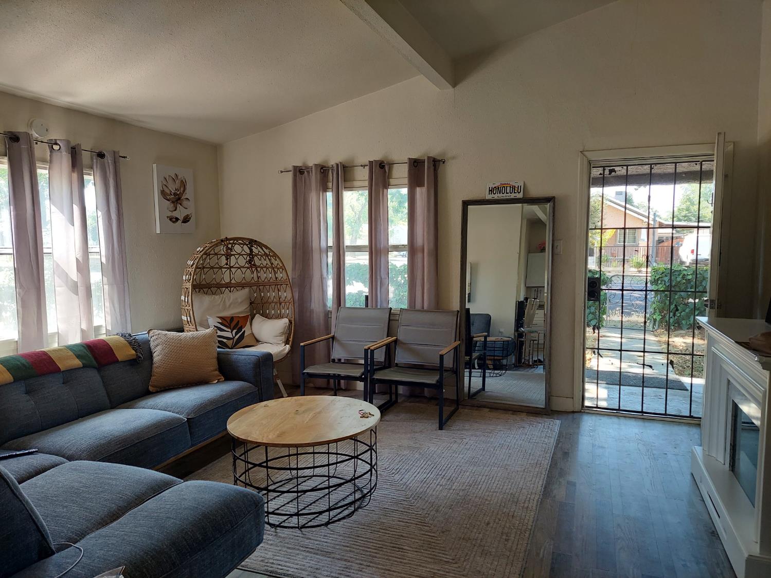 Detail Gallery Image 2 of 8 For 202 Spruce St, Modesto,  CA 95351 - 2 Beds | 1 Baths