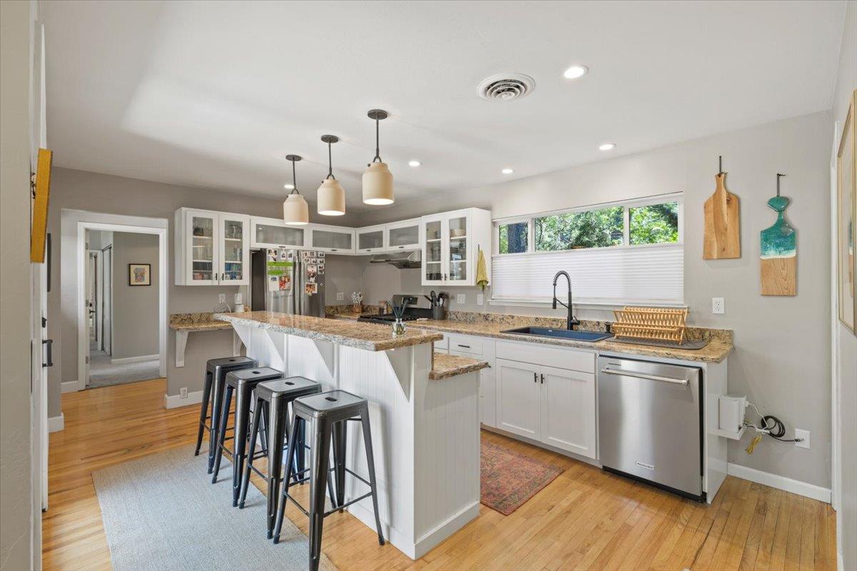 Detail Gallery Image 12 of 41 For 13409 Evergreen Dr, Nevada City,  CA 95959 - 3 Beds | 3 Baths