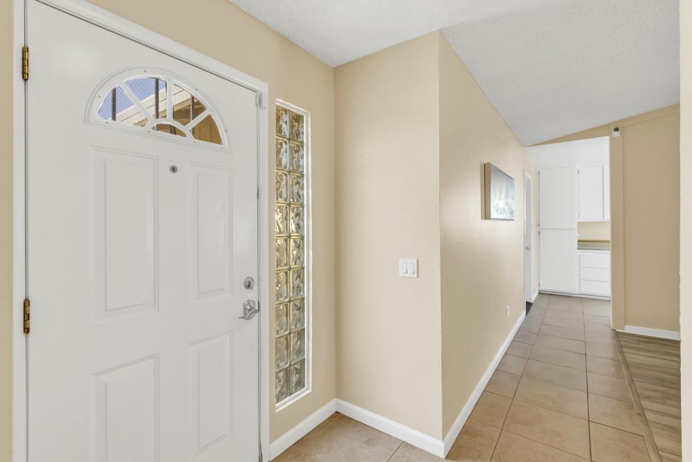 Detail Gallery Image 5 of 55 For 6428 Carmelwood Dr, Citrus Heights,  CA 95621 - 3 Beds | 2 Baths