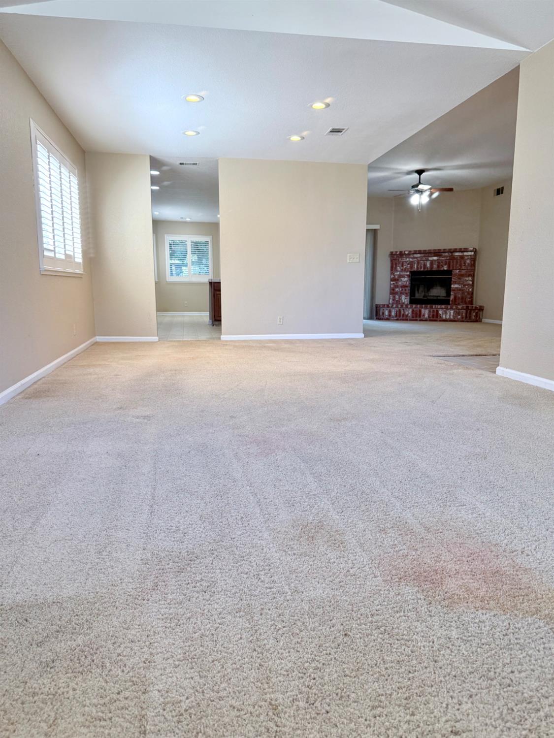 Detail Gallery Image 13 of 46 For 5271 Barbados Cir, Stockton,  CA 95210 - 4 Beds | 2 Baths