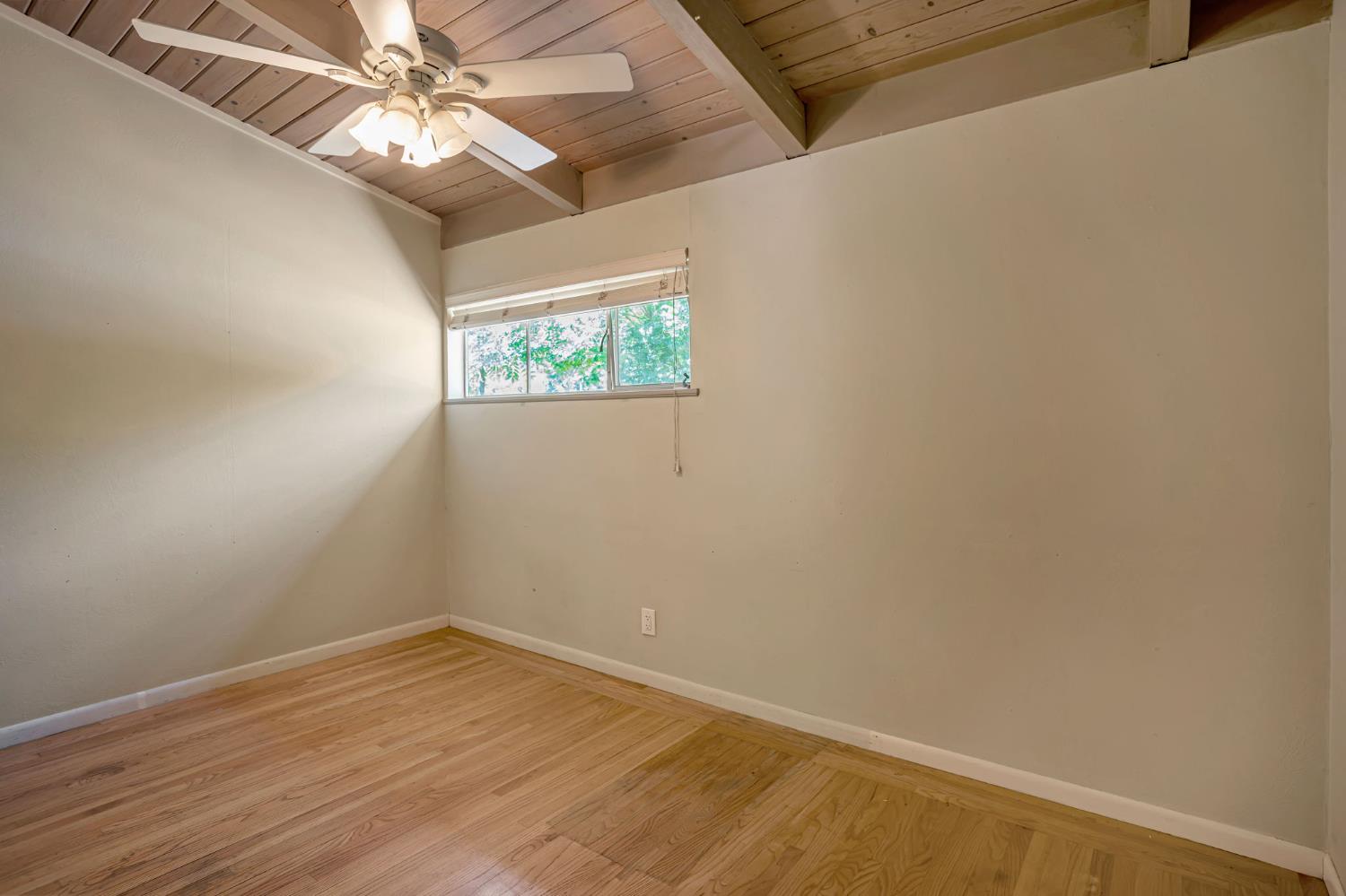 Detail Gallery Image 19 of 28 For 916 B St, Davis,  CA 95616 - 3 Beds | 3 Baths