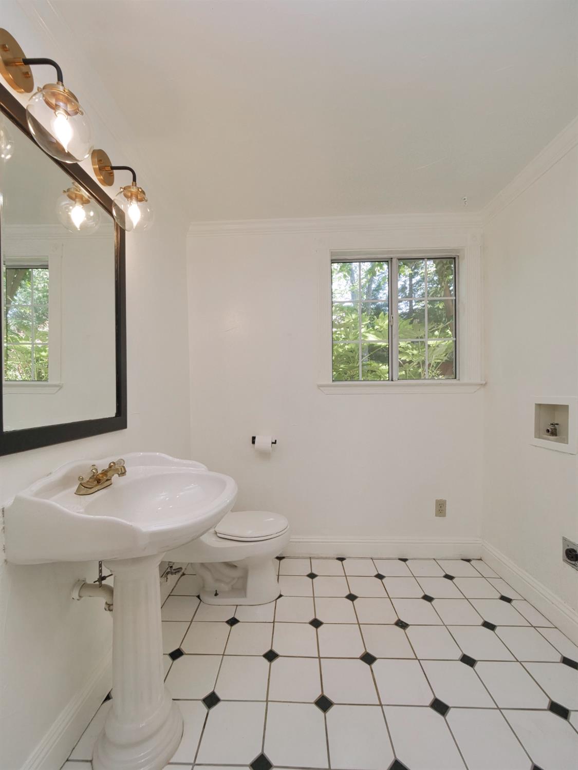 Detail Gallery Image 19 of 77 For 3710 Clover Valley Rd, Rocklin,  CA 95677 - 4 Beds | 3/1 Baths