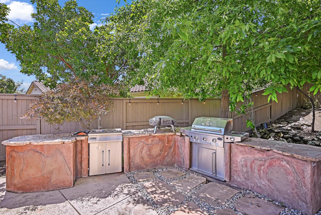 Detail Gallery Image 27 of 36 For 5020 Tesoro Way, El Dorado Hills,  CA 95762 - 5 Beds | 3/1 Baths