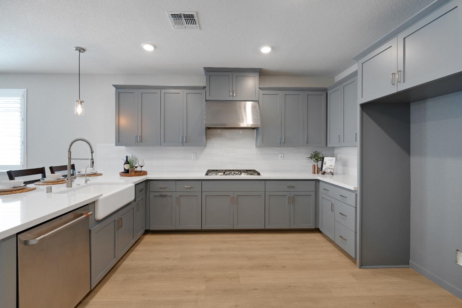 Detail Gallery Image 7 of 41 For 1687 Carson River Loop, Lincoln,  CA 95648 - 2 Beds | 2 Baths