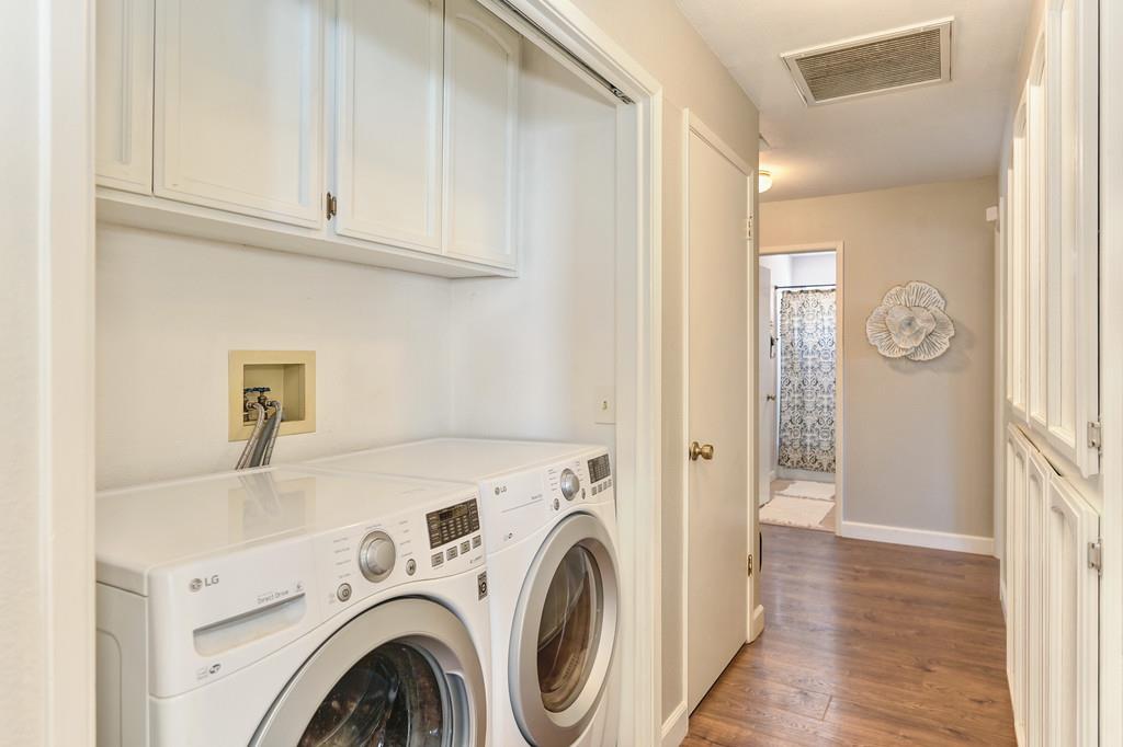 Detail Gallery Image 17 of 38 For 9763 Falcon Meadow, Elk Grove,  CA 95624 - 3 Beds | 2 Baths