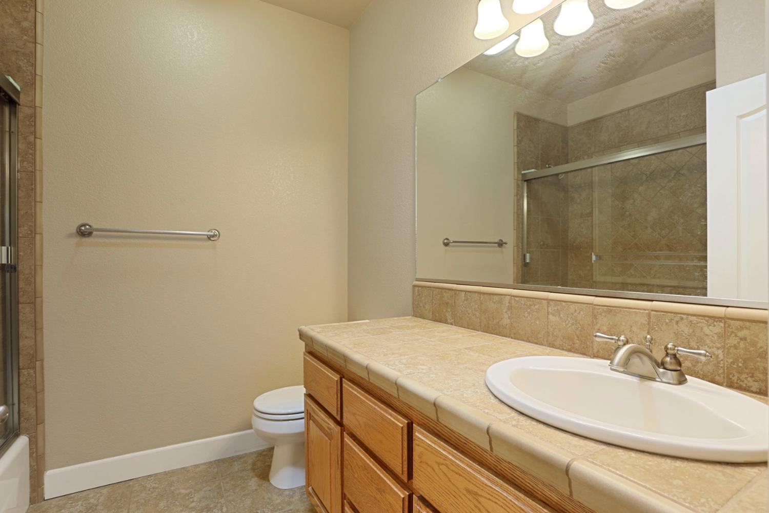 Detail Gallery Image 32 of 74 For 13703 Christensen Rd, Galt,  CA 95632 - 4 Beds | 2/1 Baths