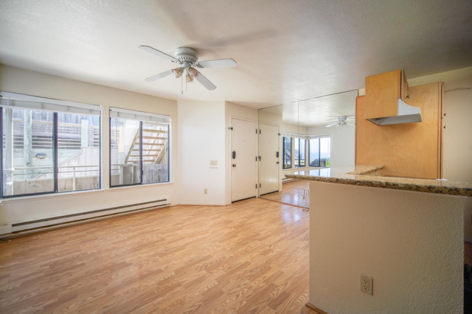 Detail Gallery Image 9 of 16 For 1 Surf Way #108,  Monterey,  CA 93940 - 1 Beds | 1 Baths