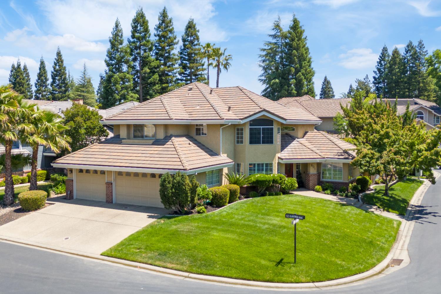 Detail Gallery Image 34 of 35 For 501 Bristol Ct, Roseville,  CA 95661 - 4 Beds | 3 Baths
