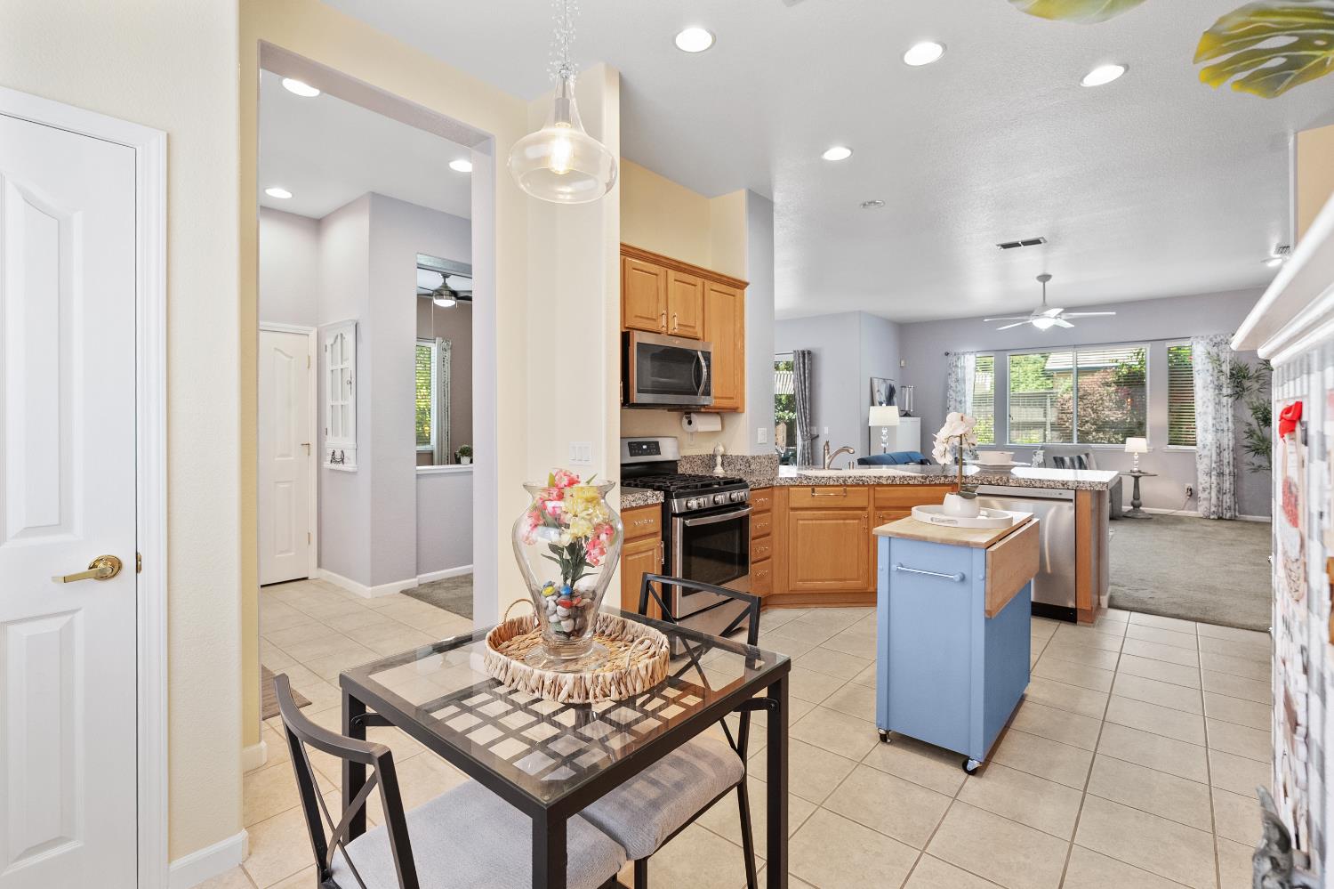 Detail Gallery Image 30 of 65 For 9501 Misty Cove Ln, Elk Grove,  CA 95758 - 2 Beds | 2 Baths