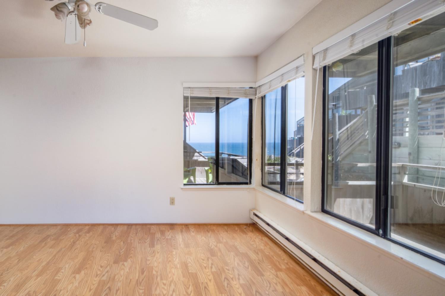 Detail Gallery Image 5 of 16 For 1 Surf Way #108,  Monterey,  CA 93940 - 1 Beds | 1 Baths
