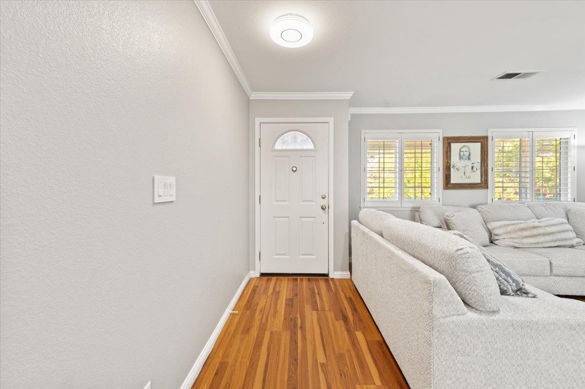 Detail Gallery Image 5 of 37 For 17713 Lake Forest Dr, Penn Valley,  CA 95946 - 3 Beds | 2 Baths