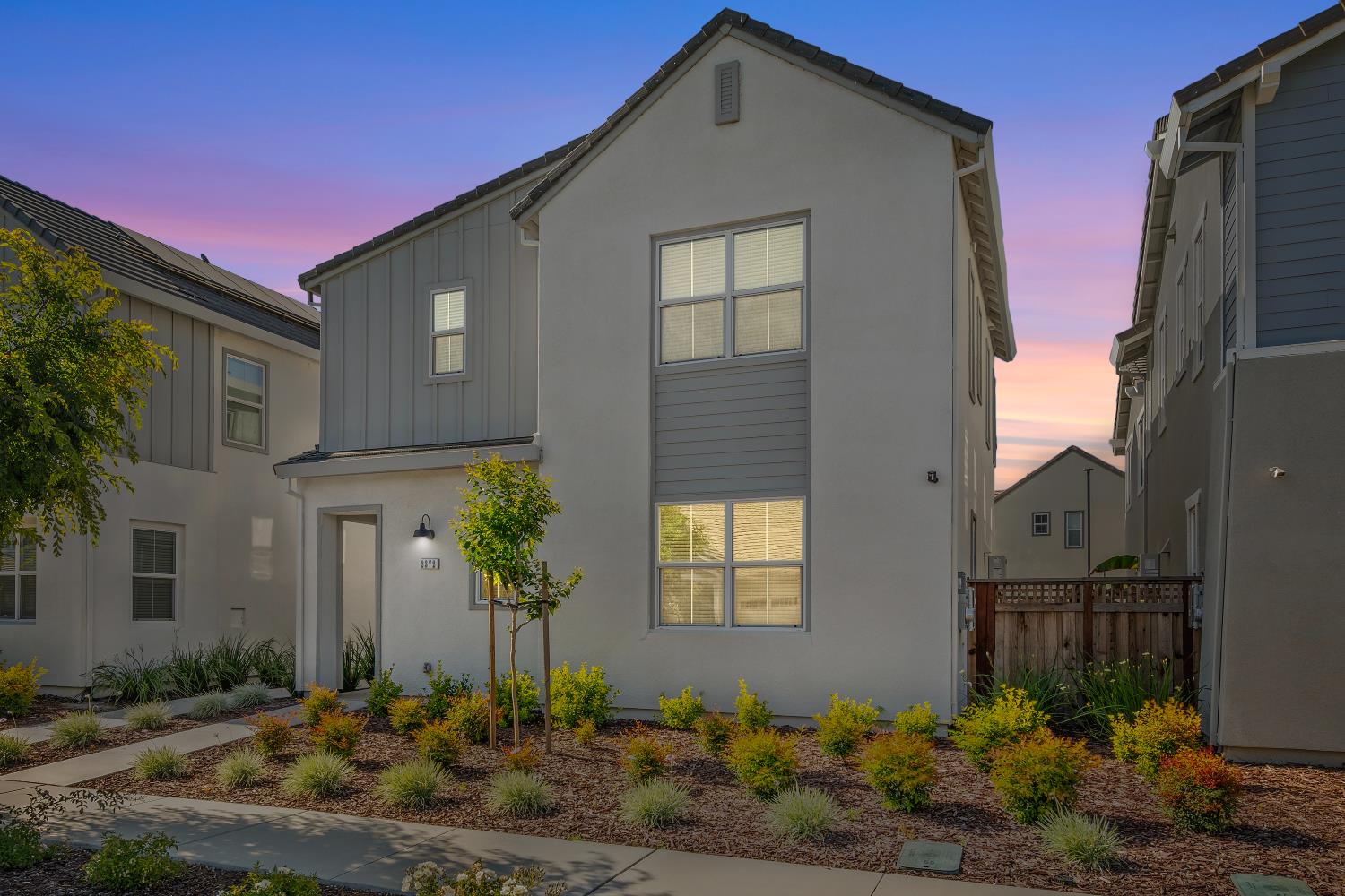 Detail Gallery Image 2 of 39 For 2372 Garden Farms Ave, Lathrop,  CA 95330 - 4 Beds | 3 Baths