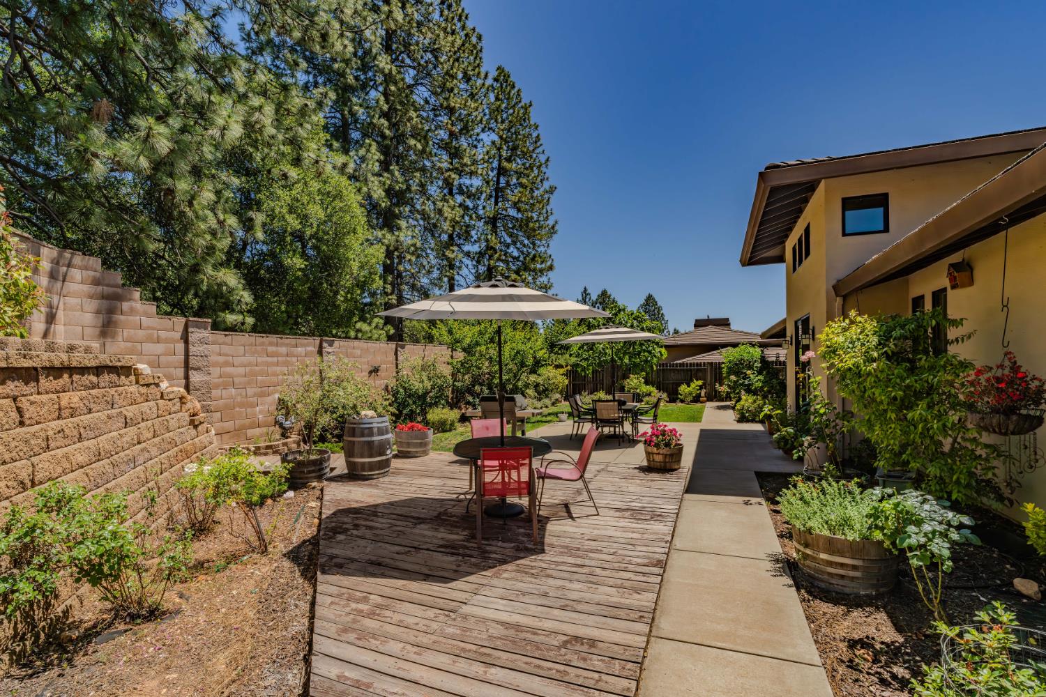 Detail Gallery Image 15 of 63 For 2025 Thomas Dr, Jackson,  CA 95642 - 3 Beds | 2 Baths