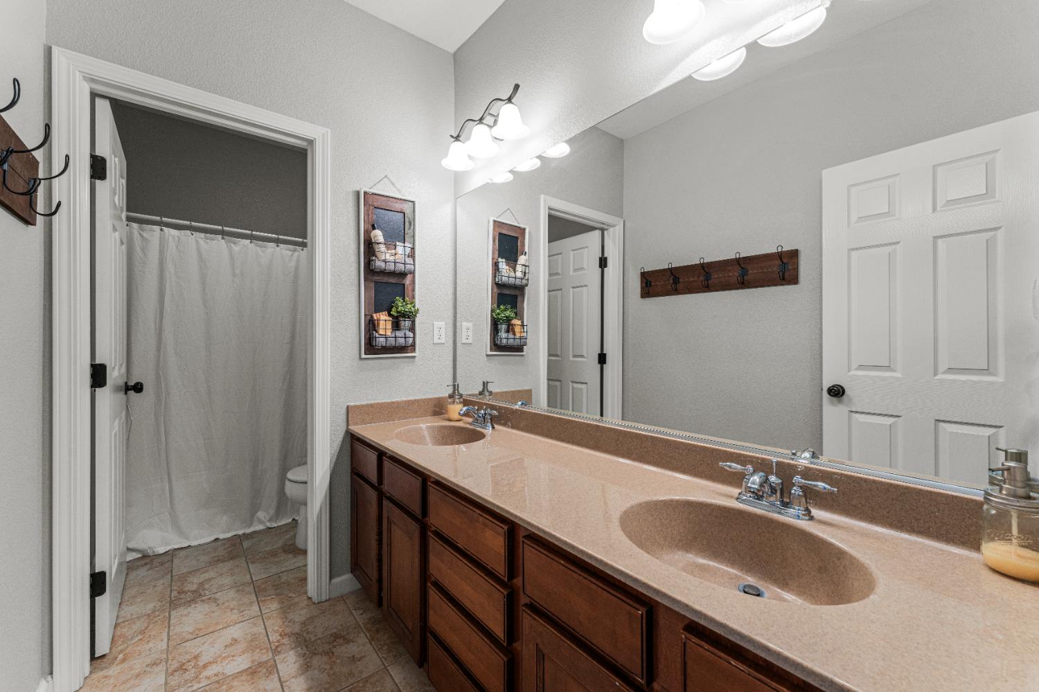 Detail Gallery Image 22 of 38 For 1283 Torrington Ln, Lincoln,  CA 95648 - 5 Beds | 3 Baths