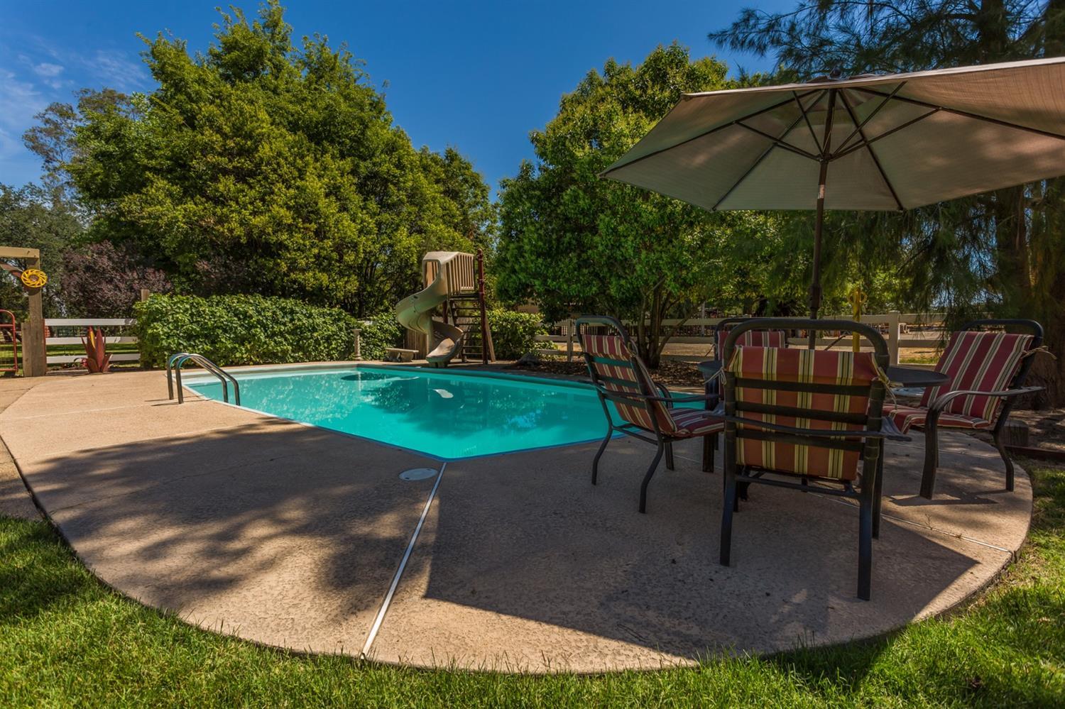 Detail Gallery Image 24 of 51 For 7398 16th St, Rio Linda,  CA 95673 - 3 Beds | 3 Baths