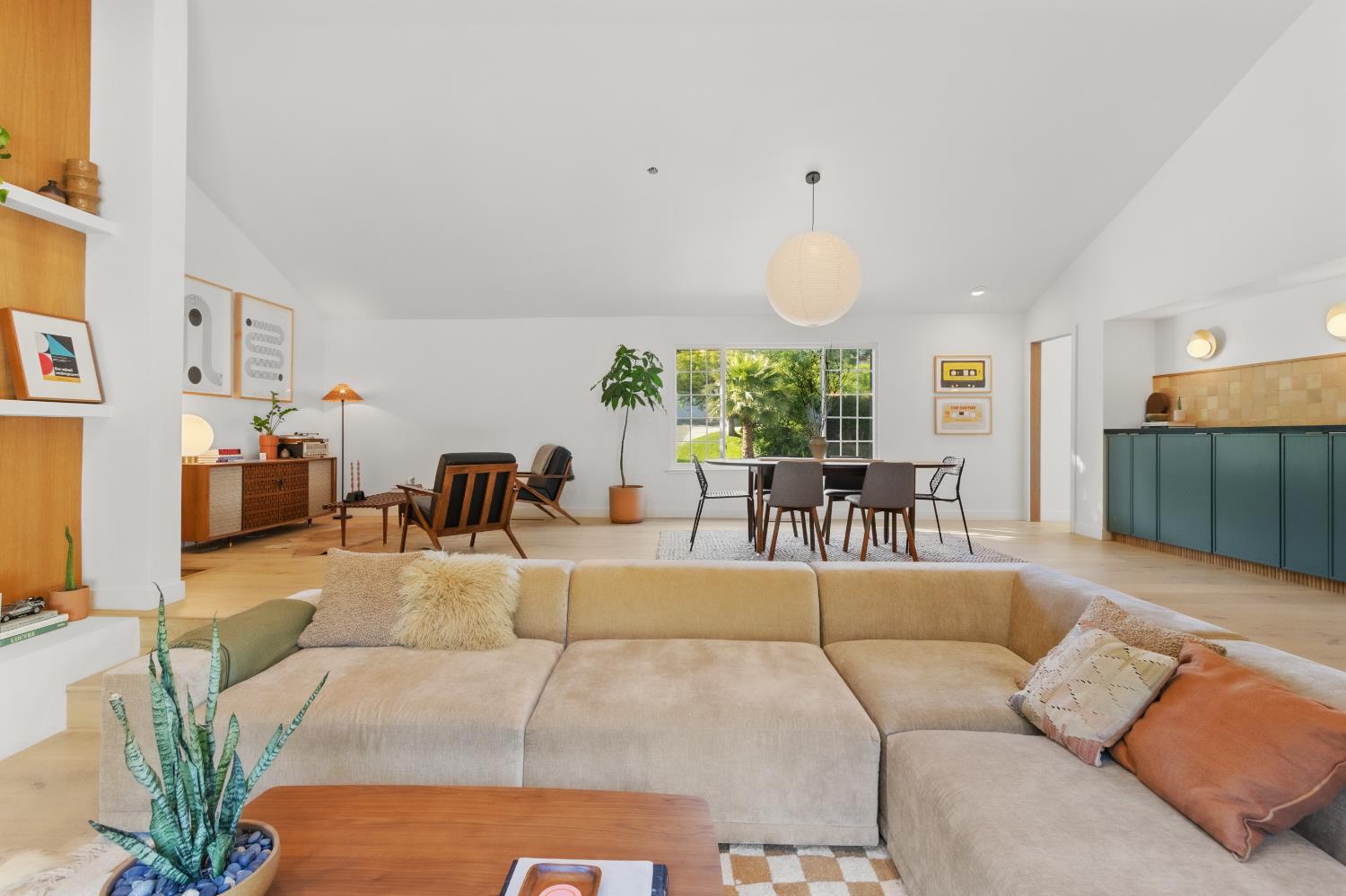 Detail Gallery Image 28 of 65 For 8514 Bordeaux Way, Fair Oaks,  CA 95628 - 4 Beds | 2/1 Baths