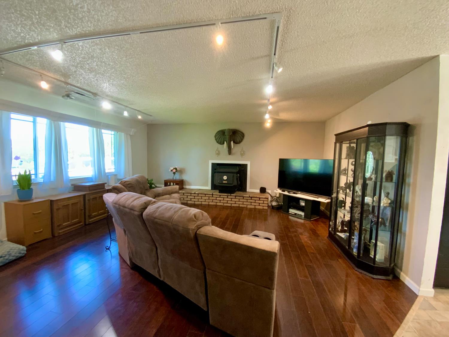 Detail Gallery Image 4 of 49 For 2367 Ponderosa Rd, Rescue,  CA 95672 - 3 Beds | 2 Baths