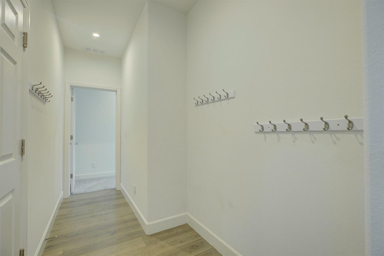 Detail Gallery Image 18 of 50 For 1216 Fence Post Way, Roseville,  CA 95747 - 4 Beds | 4 Baths