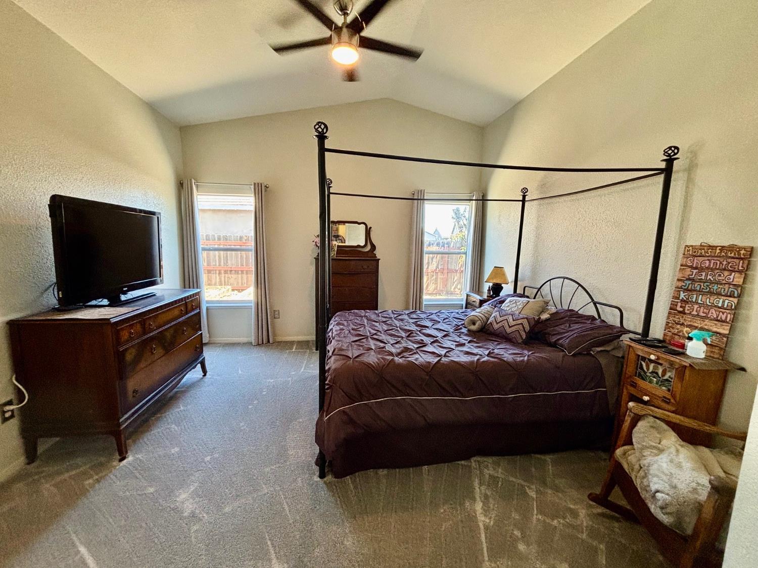 Detail Gallery Image 10 of 23 For 8949 Four Seasons Dr, Elk Grove,  CA 95624 - 4 Beds | 2 Baths