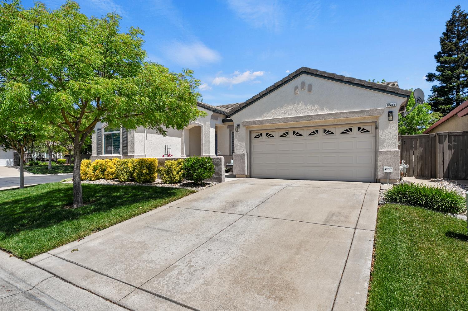 Detail Gallery Image 9 of 65 For 9501 Misty Cove Ln, Elk Grove,  CA 95758 - 2 Beds | 2 Baths
