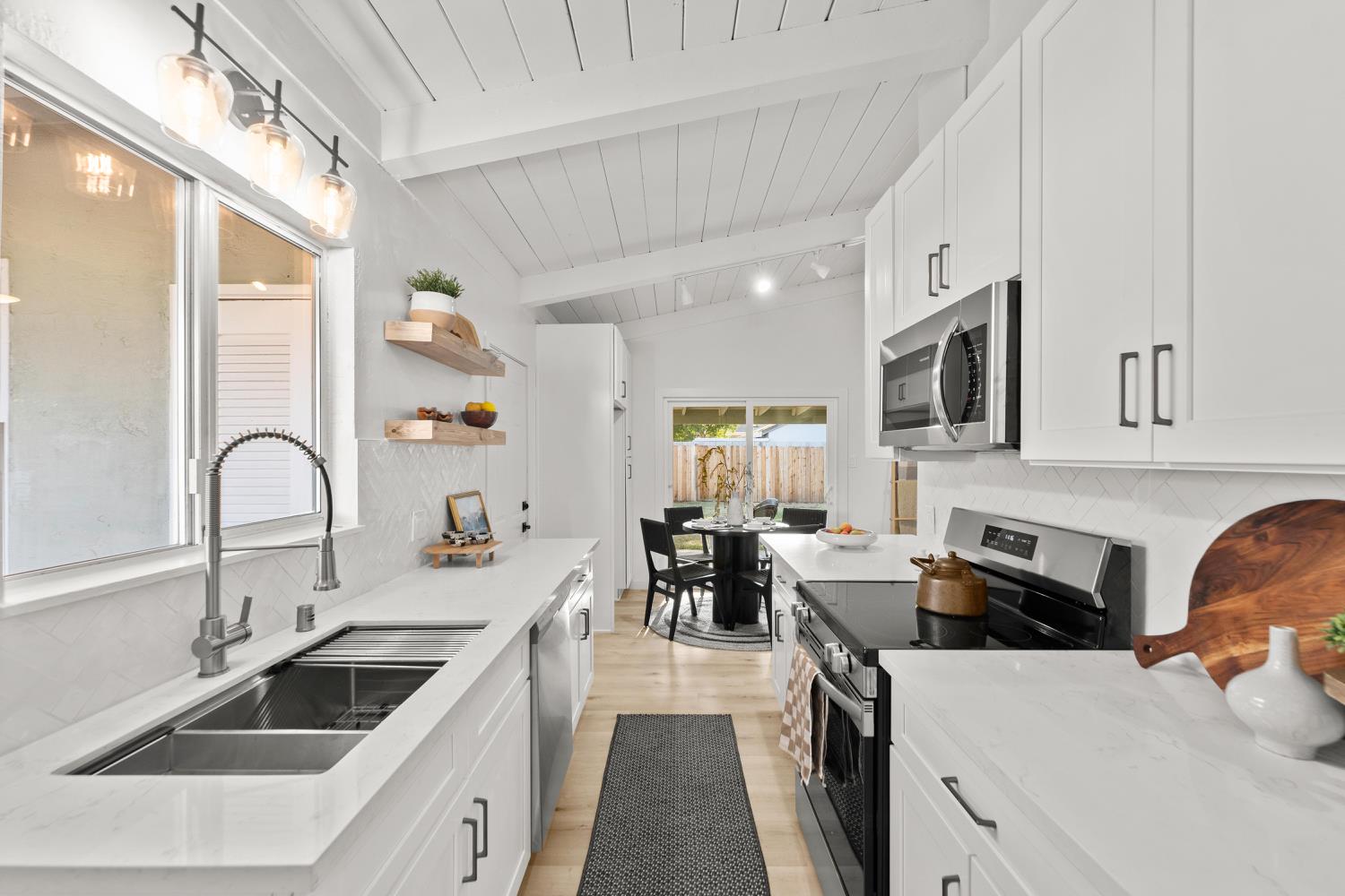 Detail Gallery Image 2 of 42 For 5500 73rd St, Sacramento,  CA 95820 - 3 Beds | 1 Baths