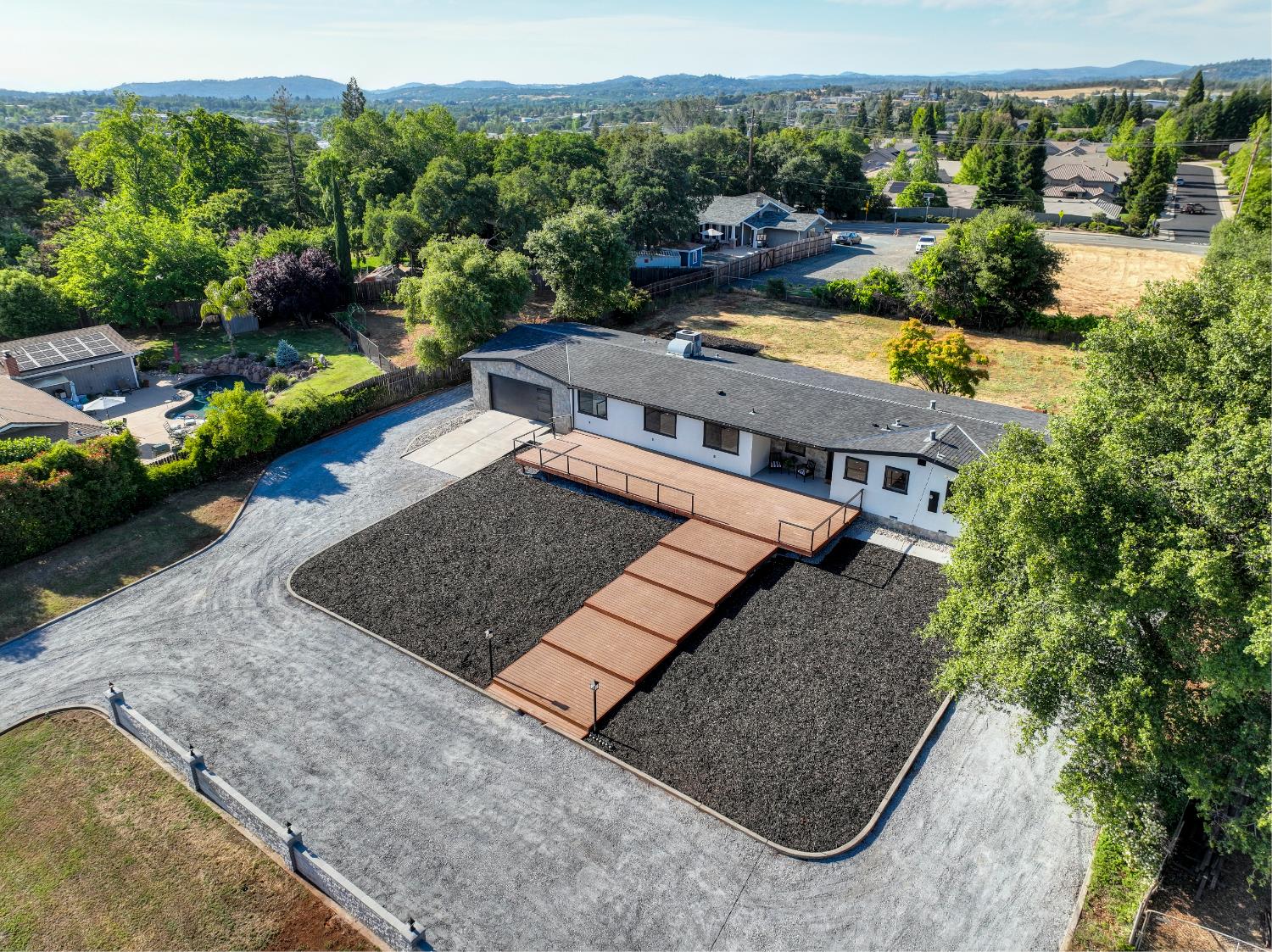 Detail Gallery Image 6 of 96 For 12445 Ladd Ln, Auburn,  CA 95603 - 6 Beds | 3 Baths