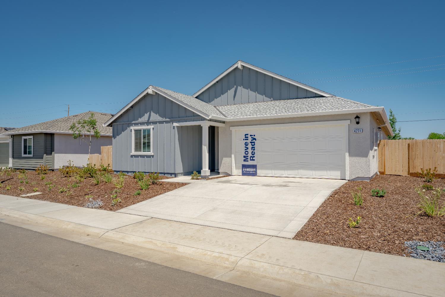 Detail Gallery Image 2 of 35 For 4201 Pittenger Dr, Olivehurst,  CA 95961 - 4 Beds | 2 Baths