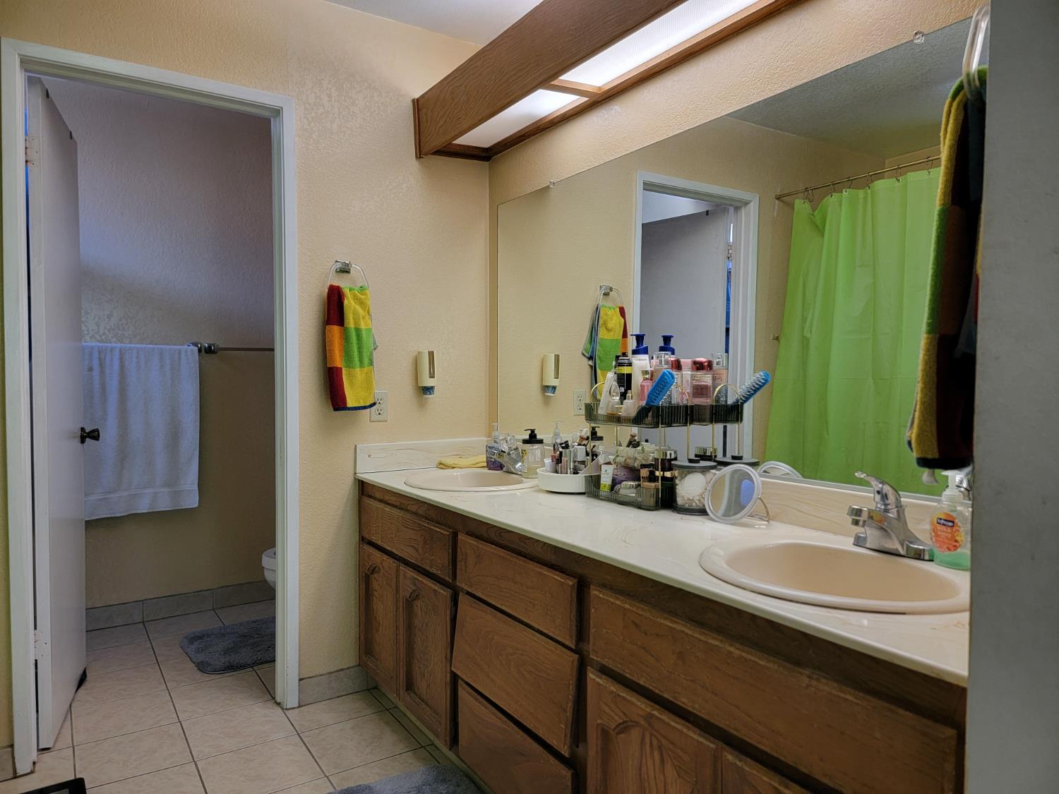 Detail Gallery Image 8 of 17 For 3121 Yarwood Way, Sacramento,  CA 95833 - 4 Beds | 2/1 Baths