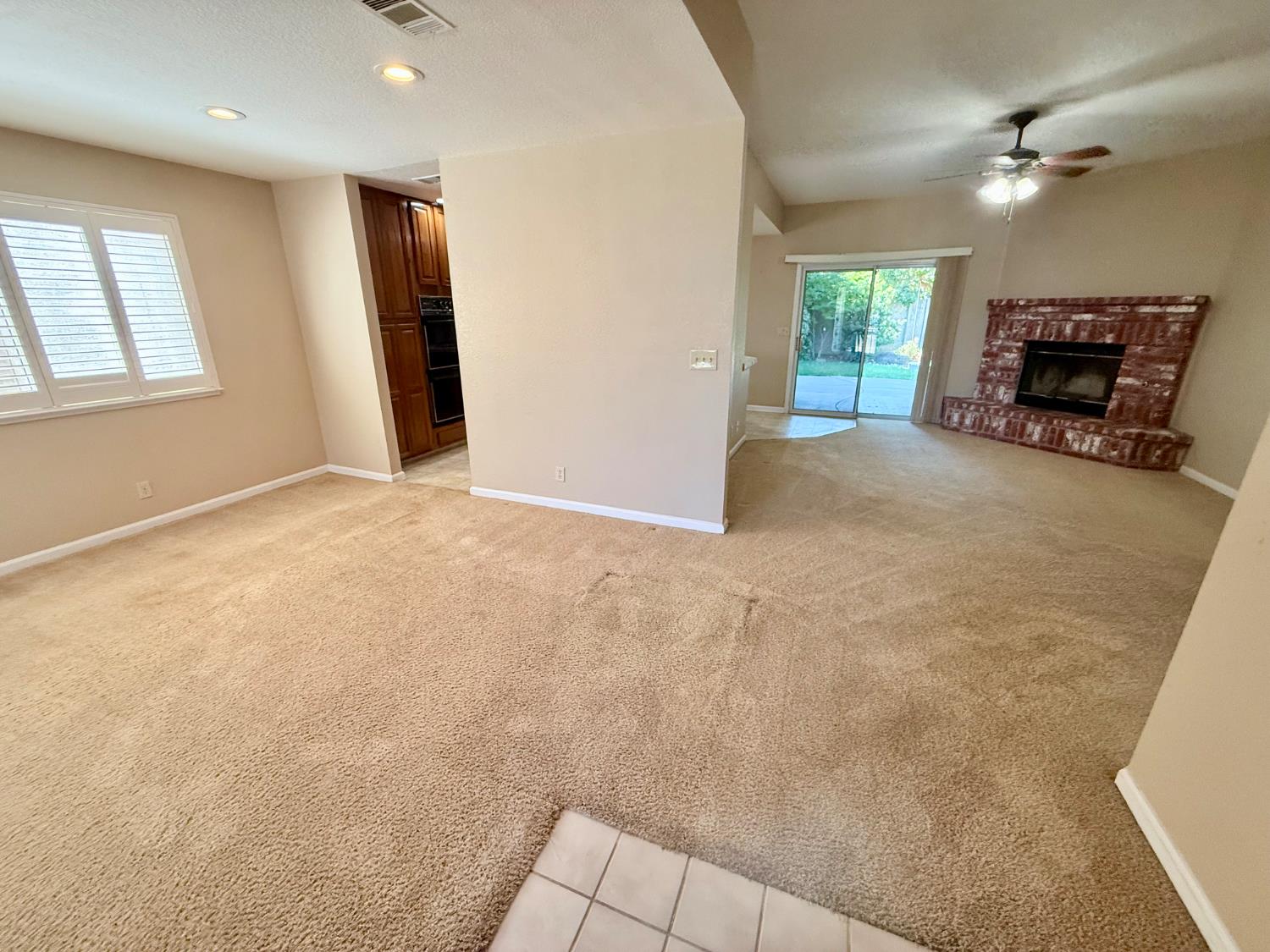 Detail Gallery Image 10 of 46 For 5271 Barbados Cir, Stockton,  CA 95210 - 4 Beds | 2 Baths