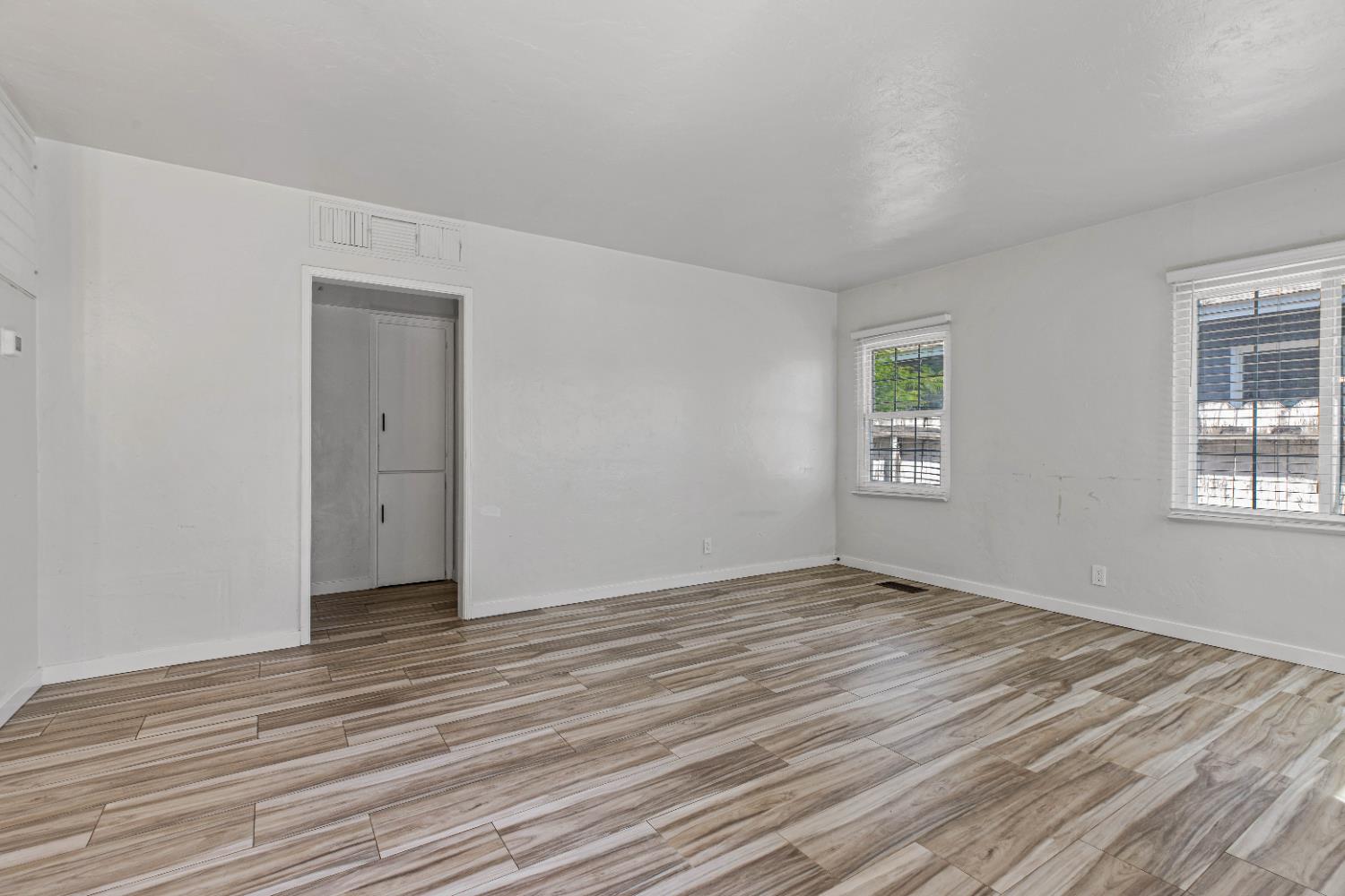 Detail Gallery Image 3 of 40 For 1705 Lois Way, Ceres,  CA 95307 - 3 Beds | 2 Baths