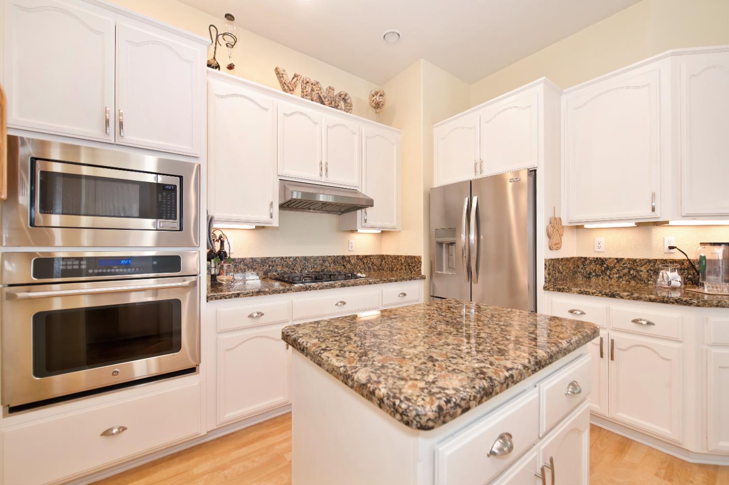 Detail Gallery Image 12 of 40 For 8570 Almond Bluff Ct, Orangevale,  CA 95662 - 3 Beds | 2 Baths