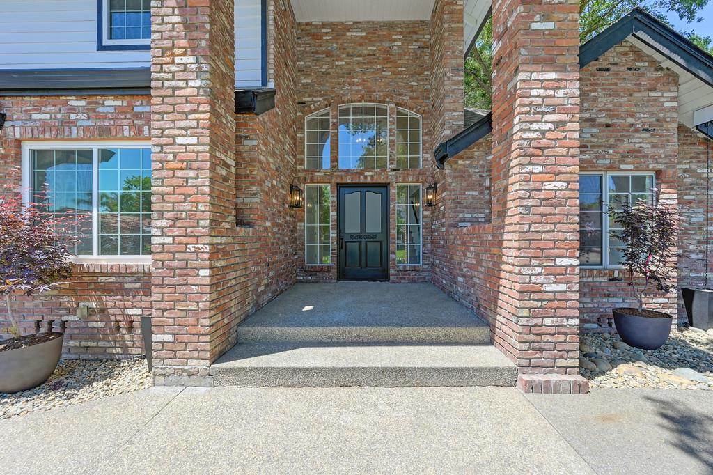 Detail Gallery Image 8 of 62 For 5069 Oak Mello Ct, Elk Grove,  CA 95758 - 4 Beds | 3 Baths