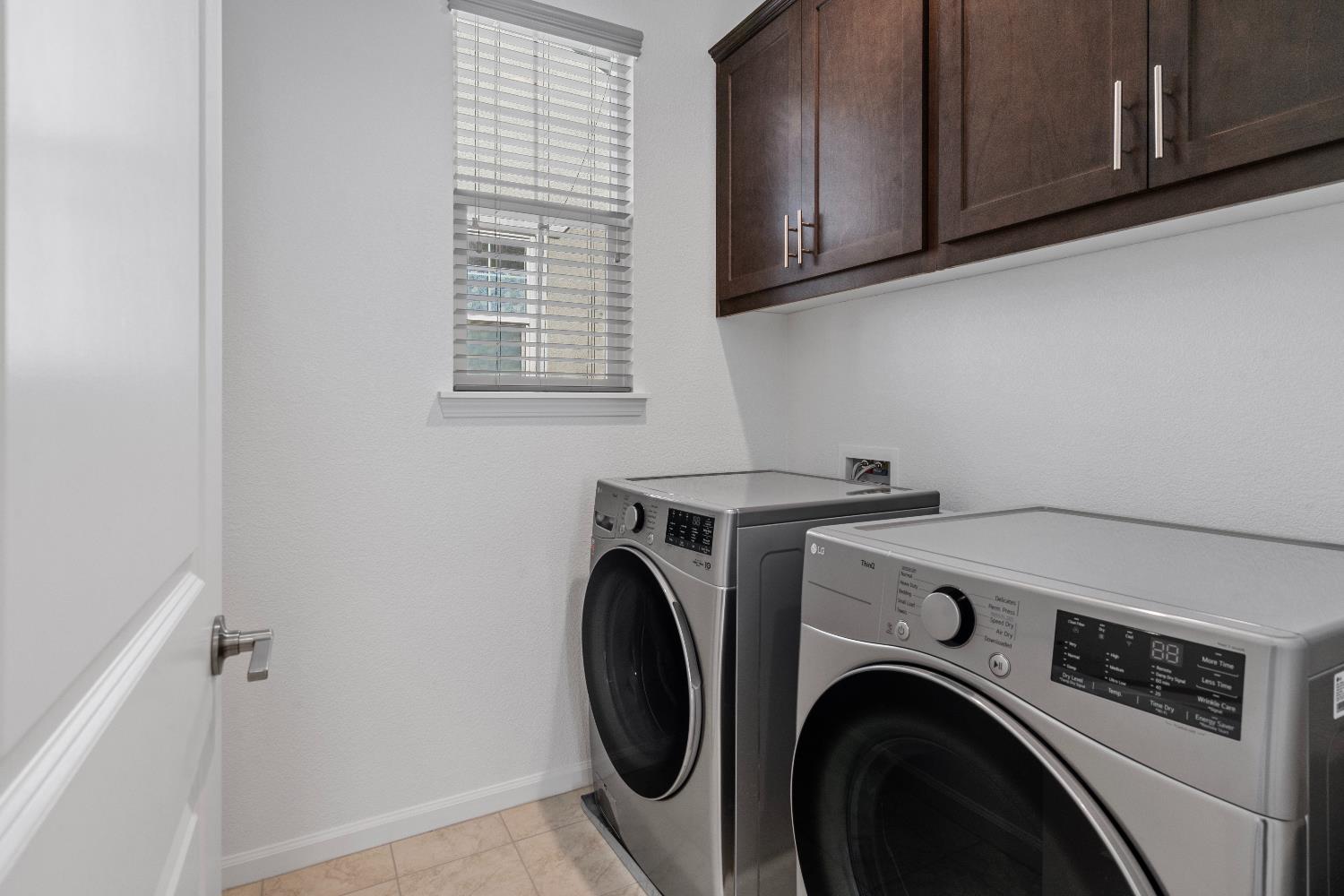 Detail Gallery Image 33 of 39 For 2372 Garden Farms Ave, Lathrop,  CA 95330 - 4 Beds | 3 Baths