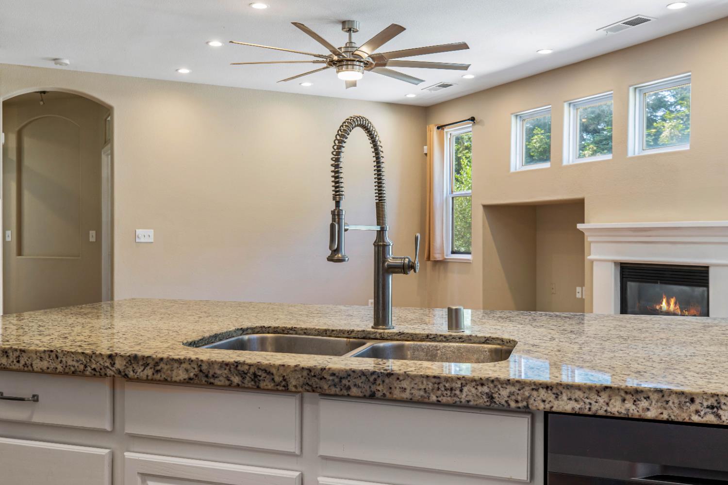 Detail Gallery Image 18 of 64 For 3913 Misty Ln, Modesto,  CA 95355 - 4 Beds | 3 Baths