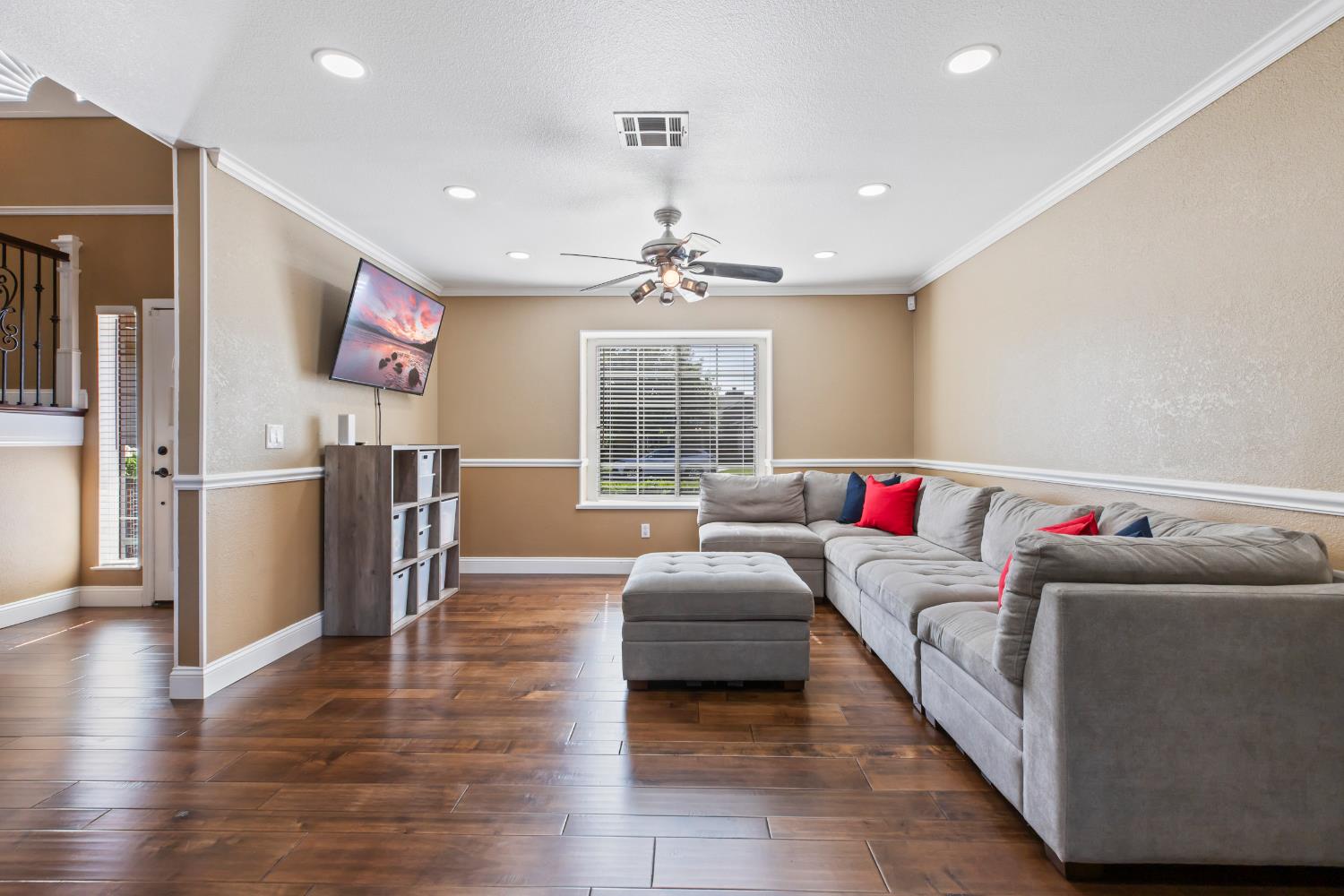 Detail Gallery Image 5 of 38 For 3092 Village Park Ct, Turlock,  CA 95382 - 4 Beds | 2/1 Baths