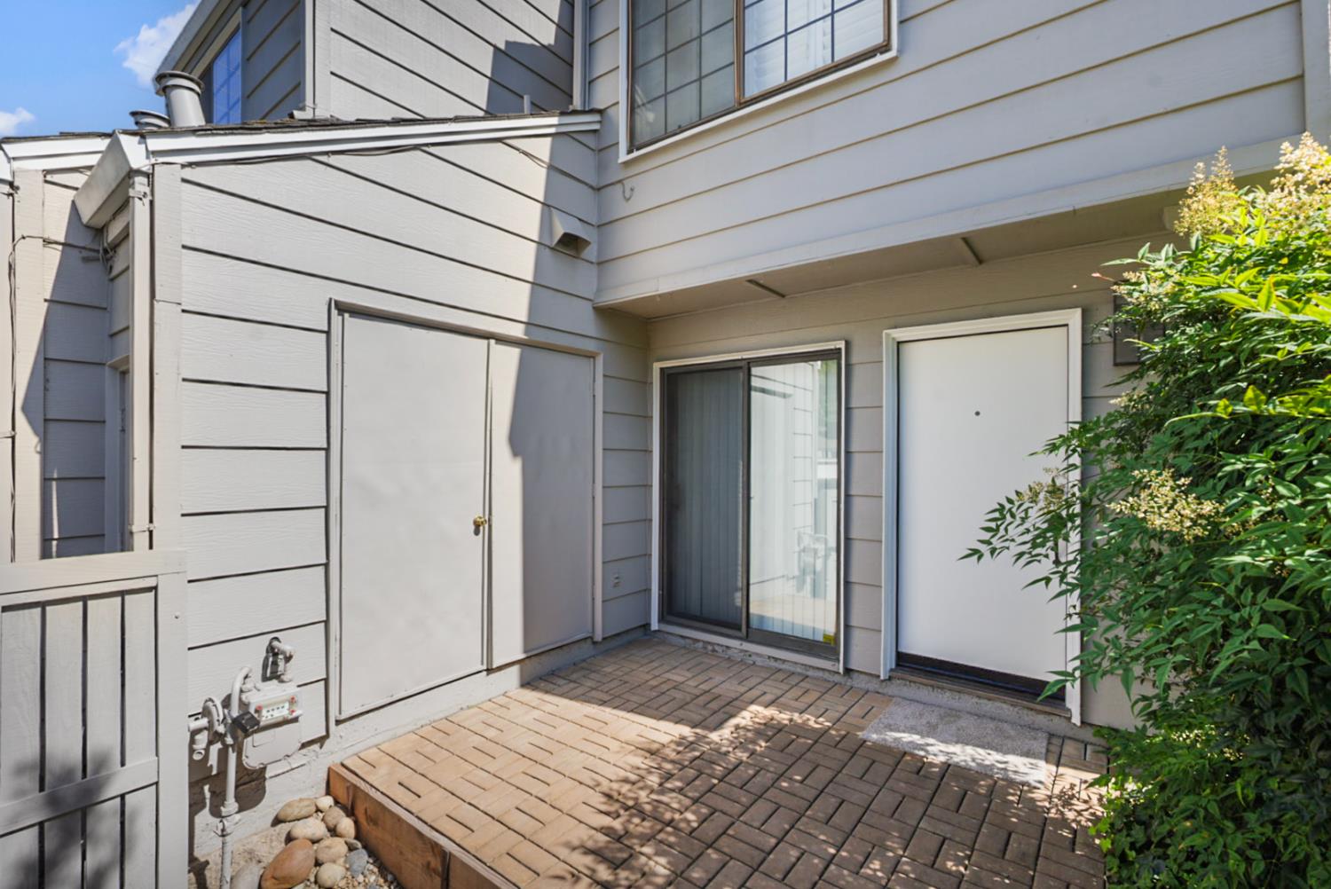 Detail Gallery Image 5 of 28 For 230 W Rumble Rd #B,  Modesto,  CA 95350 - 2 Beds | 1/1 Baths