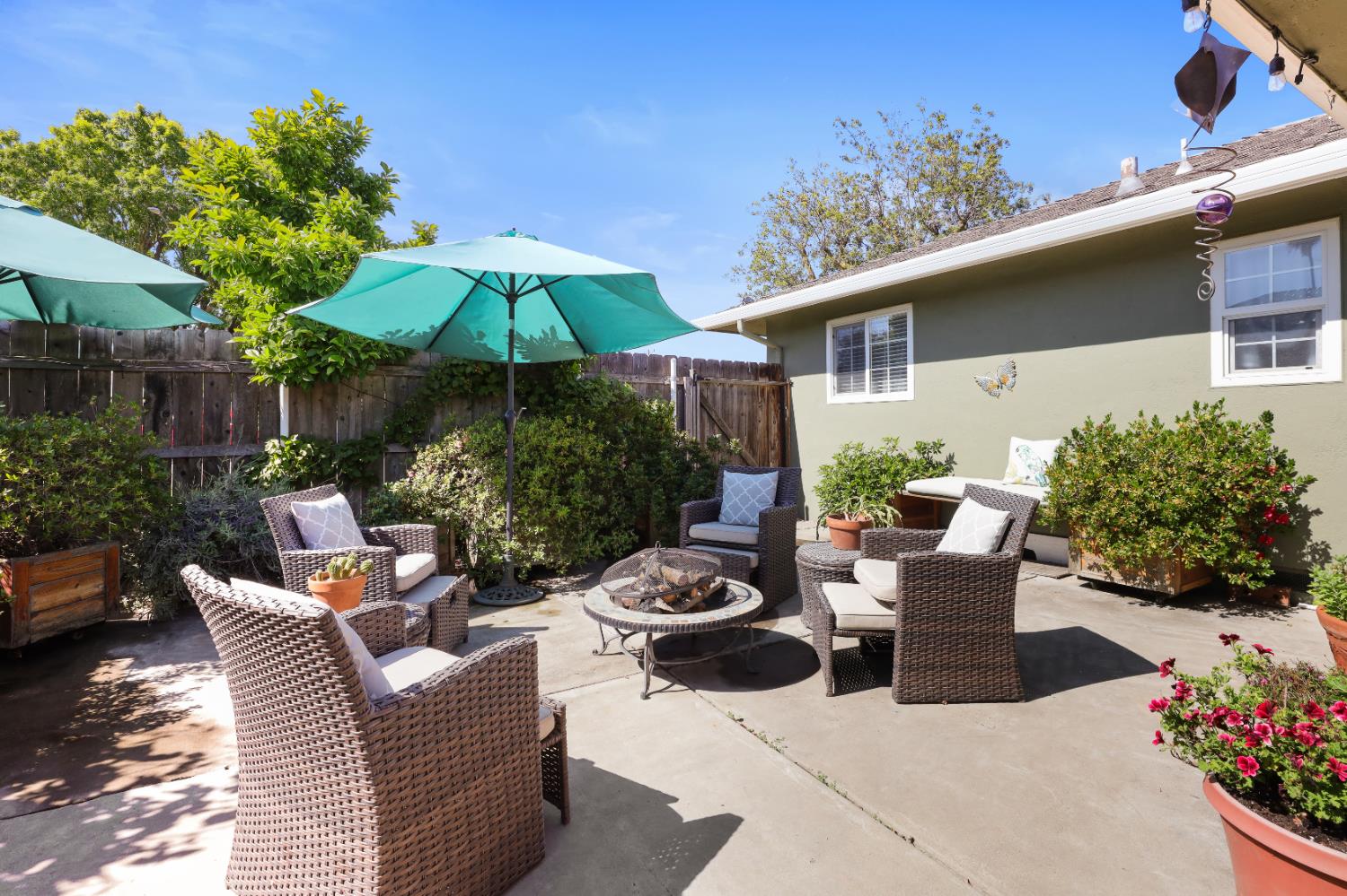 Detail Gallery Image 35 of 36 For 944 S Crescent Ave, Lodi,  CA 95240 - 3 Beds | 1/1 Baths