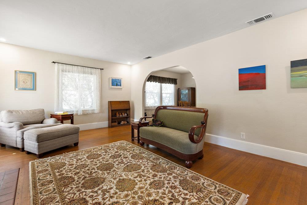 Detail Gallery Image 6 of 35 For 2709 23rd St, Sacramento,  CA 95818 - 2 Beds | 1 Baths