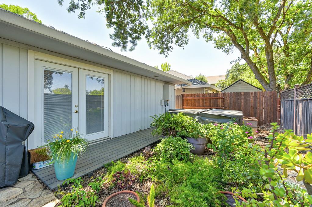 Detail Gallery Image 34 of 38 For 9763 Falcon Meadow, Elk Grove,  CA 95624 - 3 Beds | 2 Baths