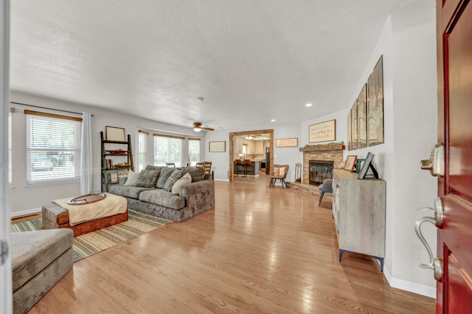 Detail Gallery Image 5 of 42 For 1820 N Highlands Ave, Turlock,  CA 95382 - 3 Beds | 2 Baths