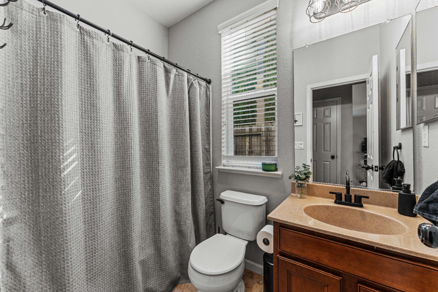 Detail Gallery Image 19 of 38 For 1283 Torrington Ln, Lincoln,  CA 95648 - 5 Beds | 3 Baths