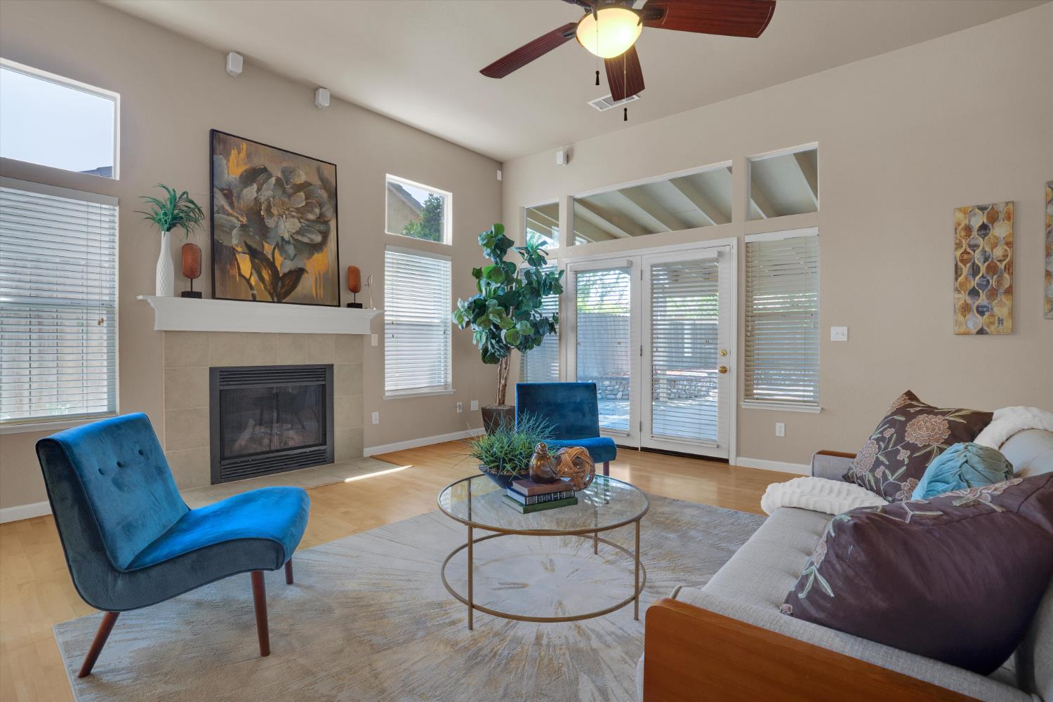 Detail Gallery Image 7 of 32 For 2625 Carmichael Way, Turlock,  CA 95382 - 3 Beds | 2 Baths