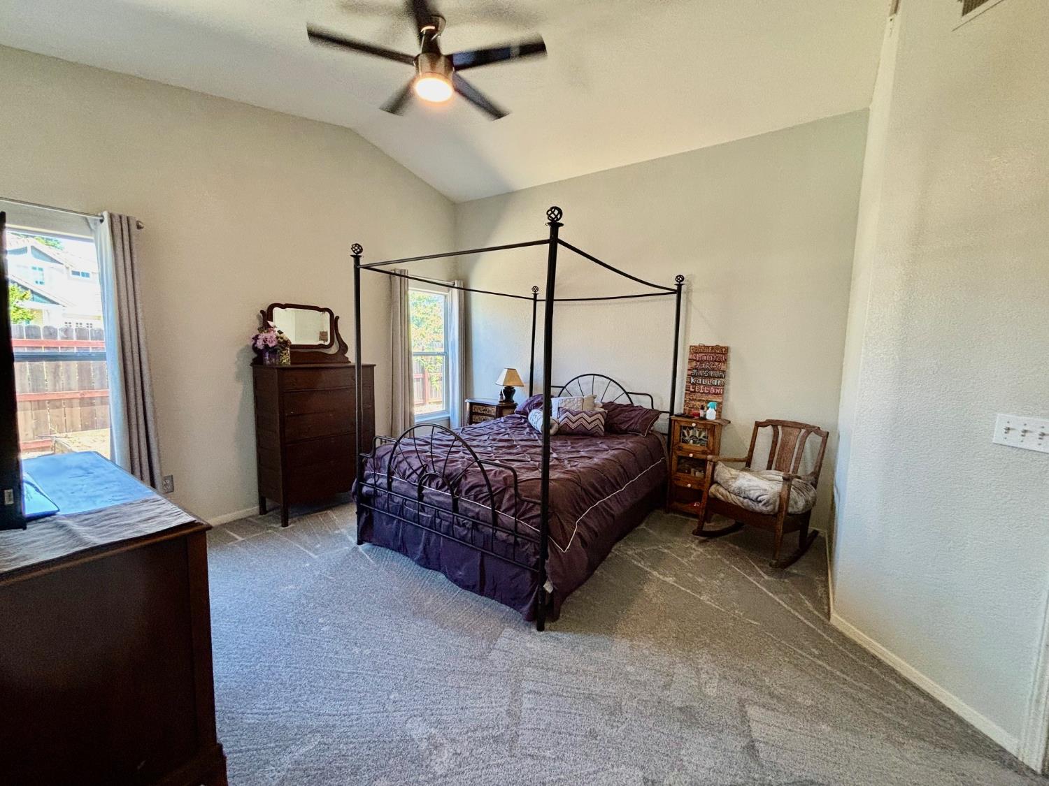 Detail Gallery Image 11 of 23 For 8949 Four Seasons Dr, Elk Grove,  CA 95624 - 4 Beds | 2 Baths