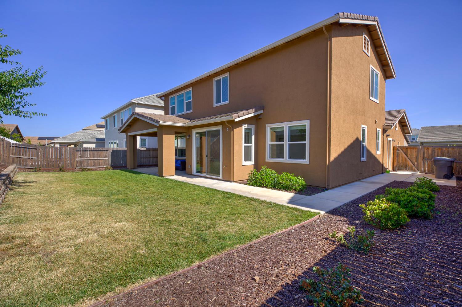 Detail Gallery Image 37 of 50 For 1216 Fence Post Way, Roseville,  CA 95747 - 4 Beds | 4 Baths